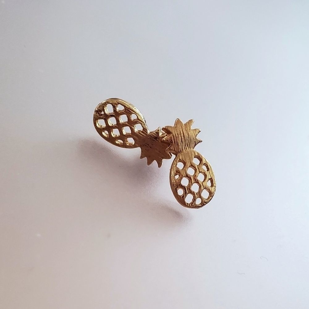 🛍2/$20, 3/$25 Pineapple Stud Earrings